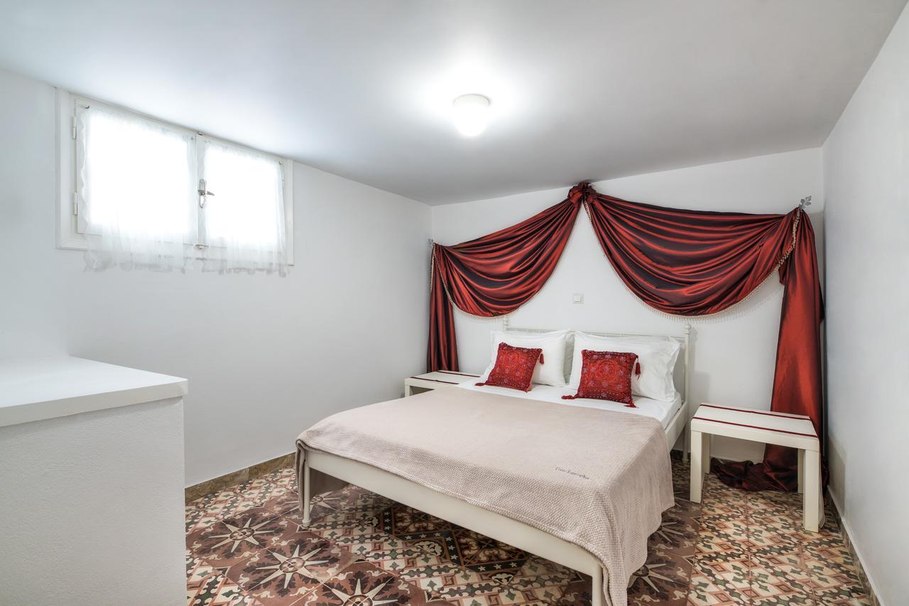 Sol Mare Salis Apartment Kamari  Bagian luar foto